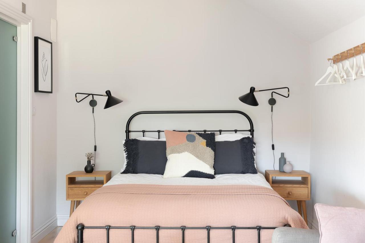 The Hayloft By Black Door Stays Bath Eksteriør bilde